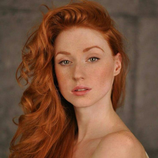 Reina Flore Pornstar