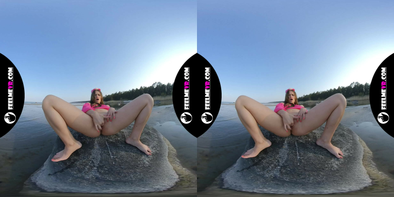 Gabby Bella Masturbates With 4Fingers On The Beach - Image 6