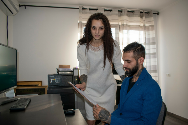 Zoe Foxxy - Sex day at the office - Image 1