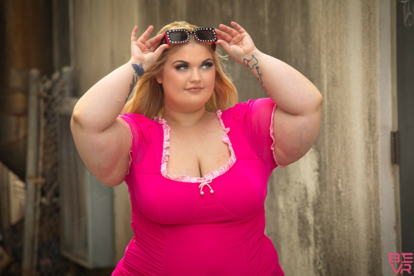 Callie Mack Stuns in Sexy Dress Solo 4K - Image 6