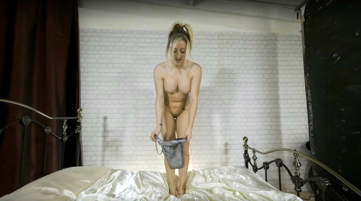 Jodie Bed 2NdVR - Image 8