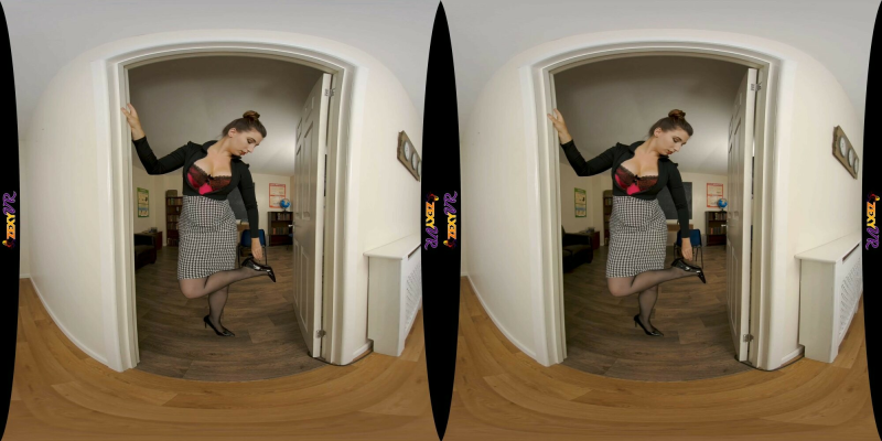 Ivory's Sensual Lingerie Lesson in 4K VR - Image 2