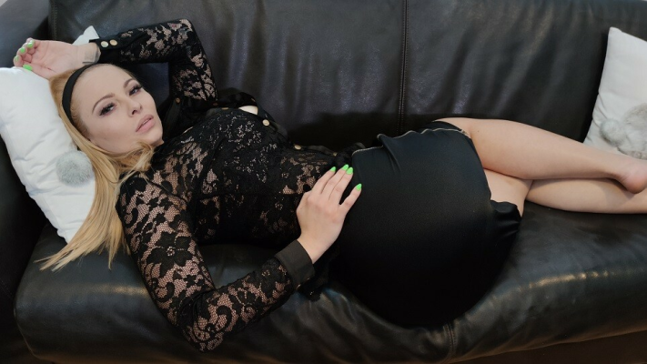 SUPER SIZE TITS OPERA LOVER JUICY CUNT DOUBLE CREAMPIED - Image 1